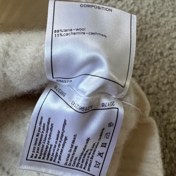 ✨Vintage Rare CHANEL Knit Wool & Cashmere White Vest Sleeveless Top CC Logo 40 - Picture 7 of 8